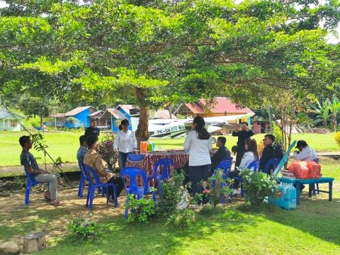 Tim verifikasi dengan Pemdes Lung Fala